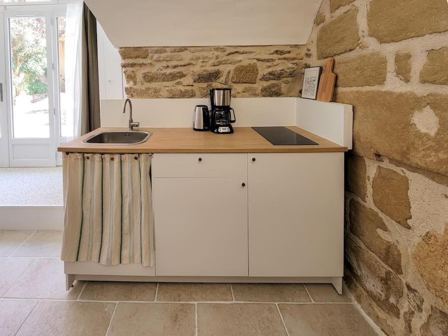 Studio Spacieux De Caractere Montaren-et-Saint-Mediers Luaran gambar