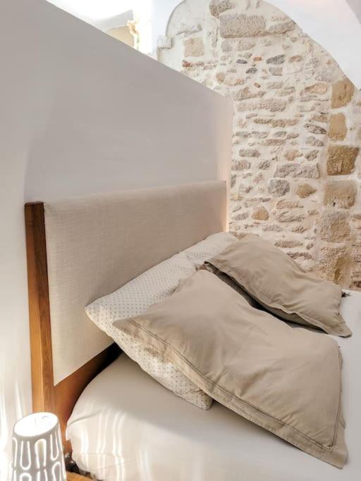 Studio Spacieux De Caractere Montaren-et-Saint-Mediers Luaran gambar